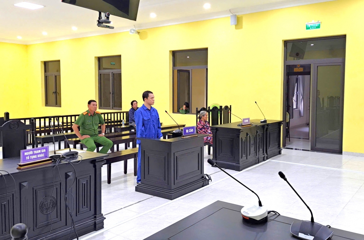 Thách thức nhau, em trai đâm anh tử vong tại Cà Mau